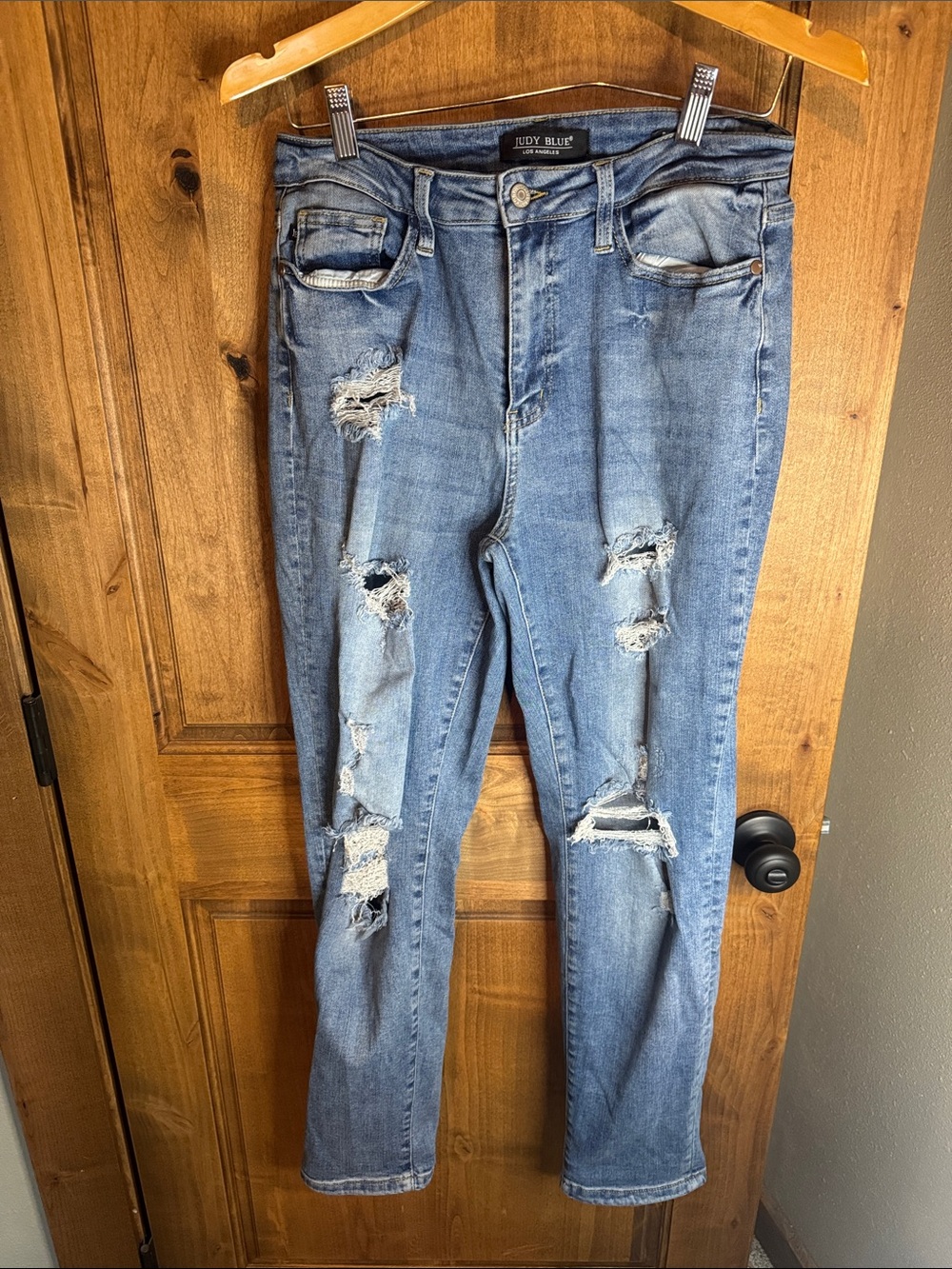 Judy Blue Light Blue Ripped boyfriend fit Jeans